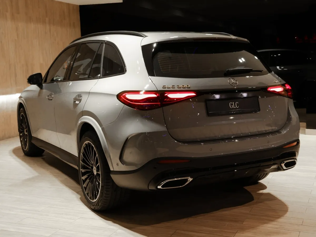 Mercedes-Benz GLC 300 4MATIC 9G-TRONIC (258 л.с.) Серый в АВИЛОН. Слайд №5
