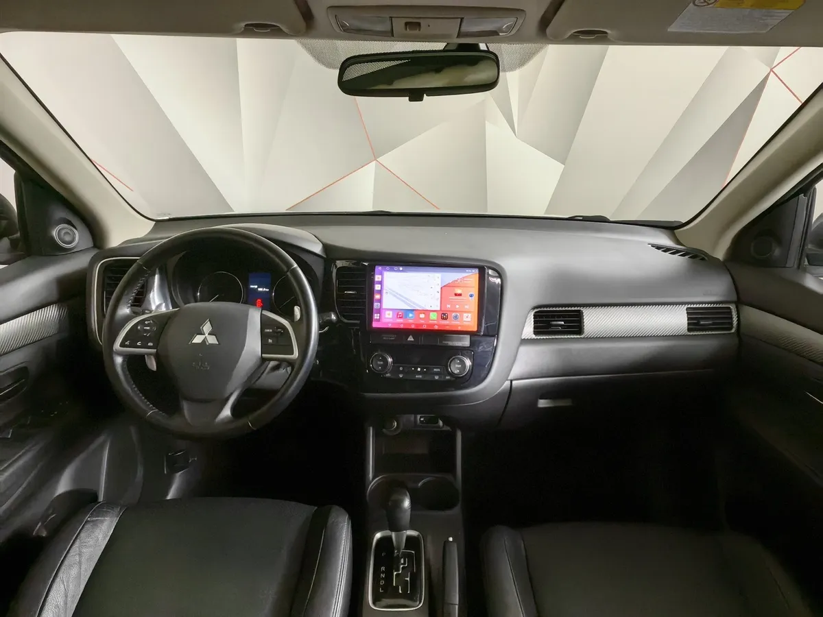 Mitsubishi Outlander 2.4 CVT 4WD (167 л.с.) Серебристый в АВИЛОН. Слайд №13