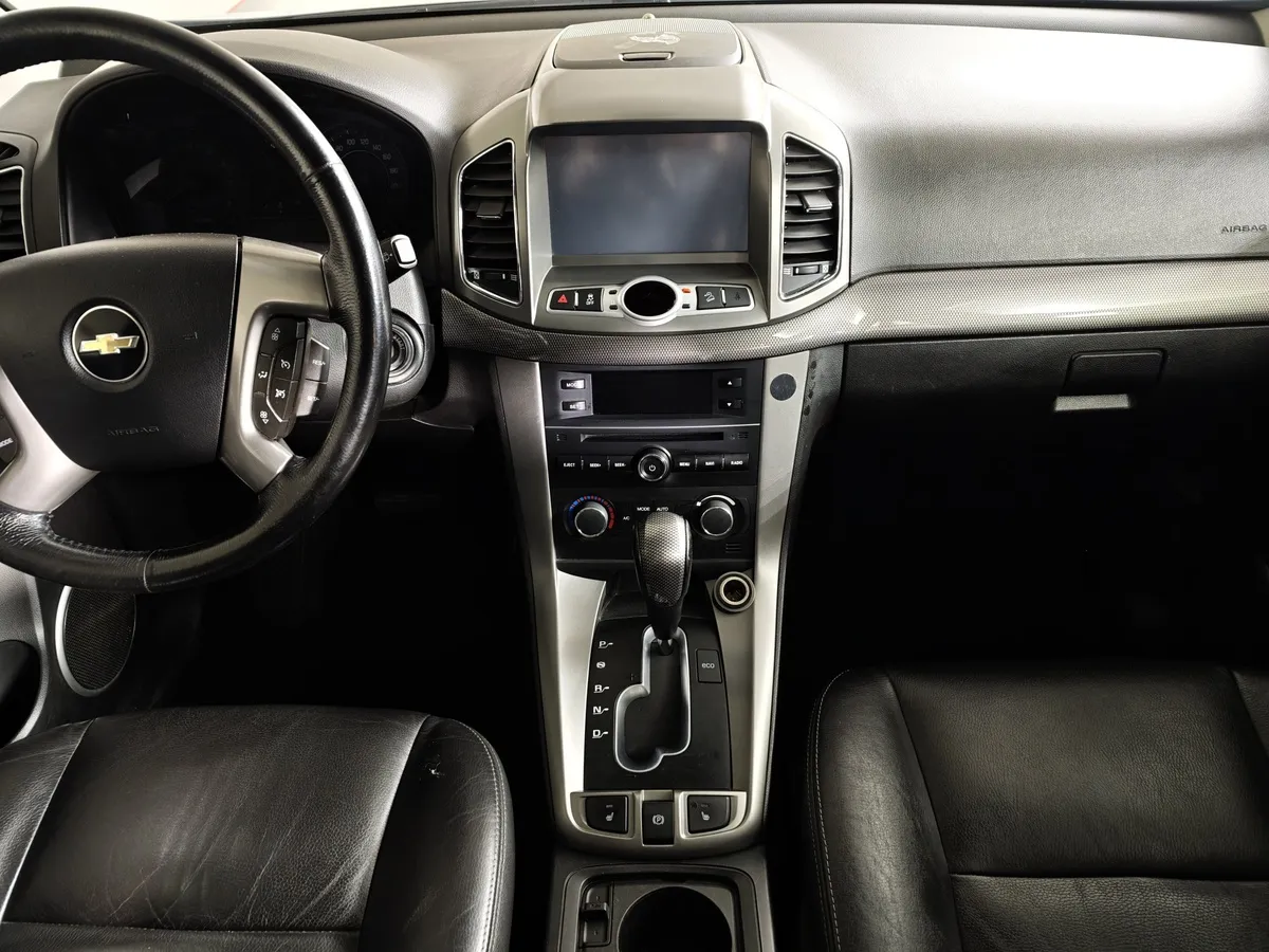 Chevrolet Captiva 2.4 MT (5 мест) (167 л.с.) LT Серый в АВИЛОН. Слайд №15