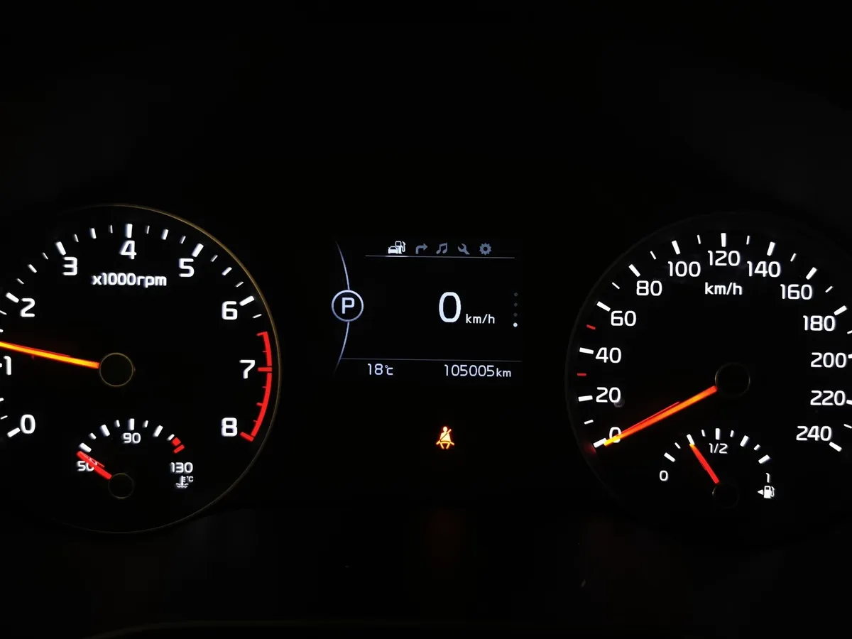 Kia Sportage 2.0 AT (150 л.с.) Серебристый в АВИЛОН. Слайд №17