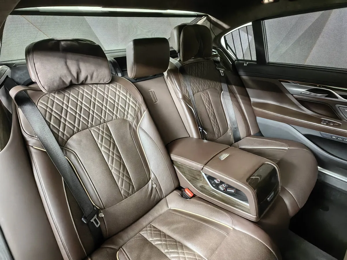 BMW 7 серия 730Ld xDrive AT (249 л.с.) Base (Локальная сборка) Серый в АВИЛОН. Слайд №14