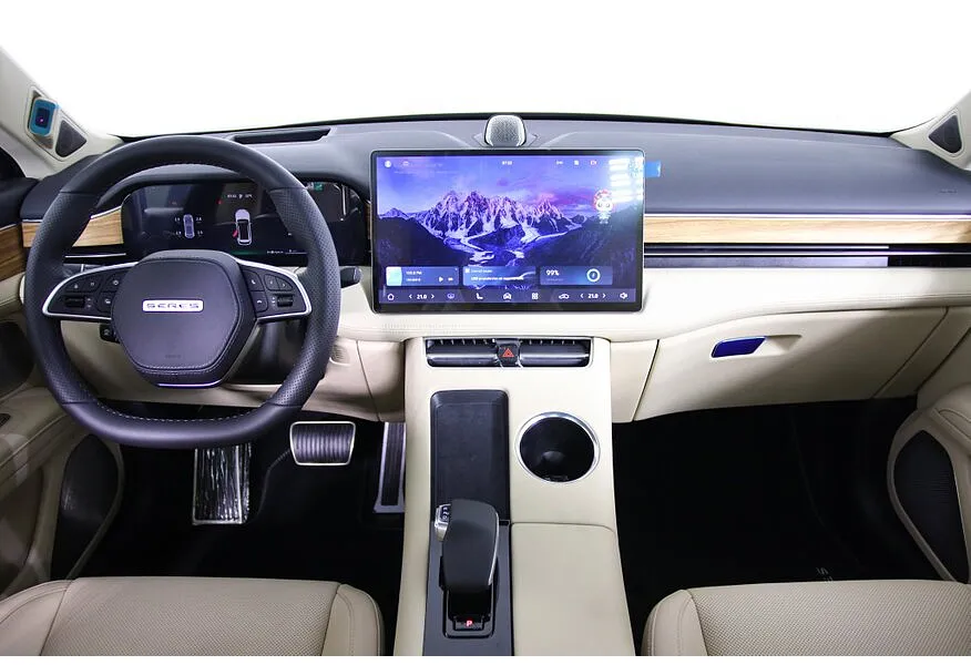 АВИЛОН - Seres M5 1.5 AT 4WD (496 л.с.) Premium Черный - slide 9