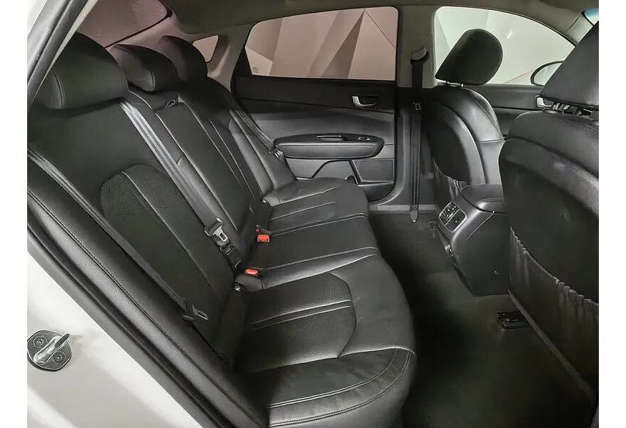 АВИЛОН - Kia Optima 2.4 GDI AT (188 л.с.) Luxe Белый - slide 7