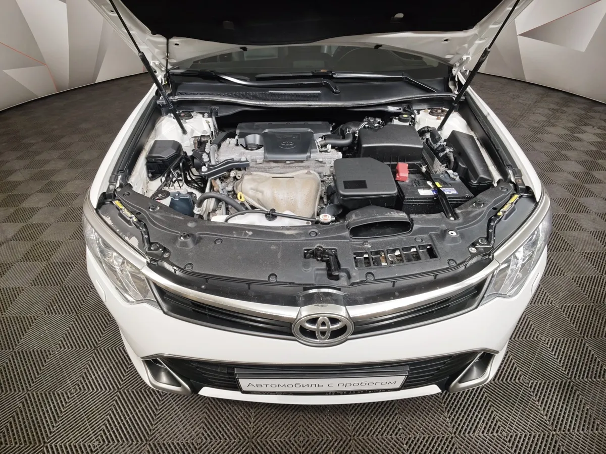 Toyota Camry 2.5 AT (200 л.с.) Белый в АВИЛОН. Слайд №11
