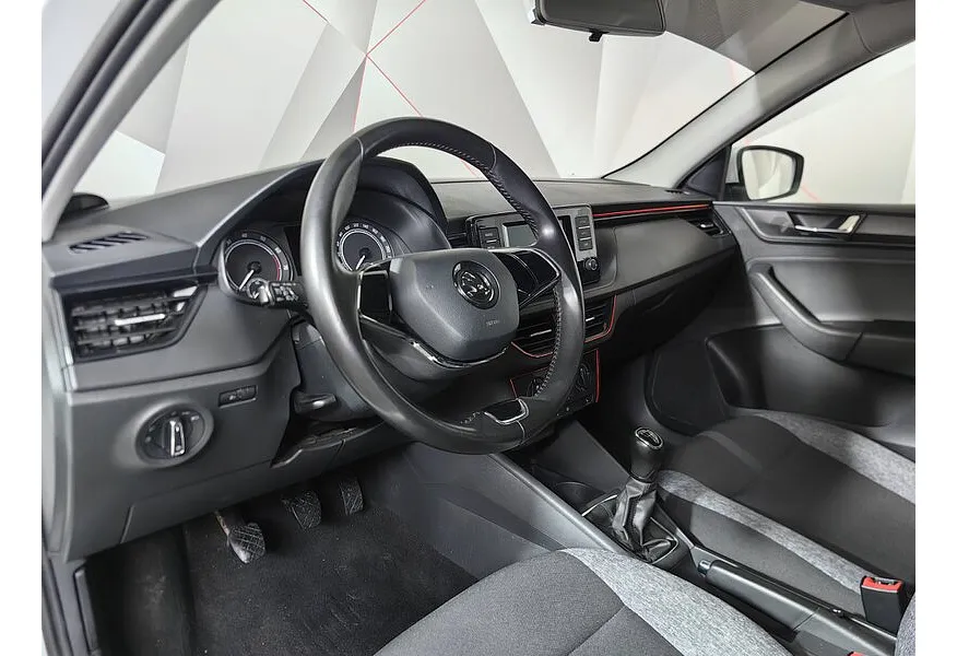 Skoda Rapid 1.6 MT (90 л.с.) Белый в АВИЛОН. Слайд №19