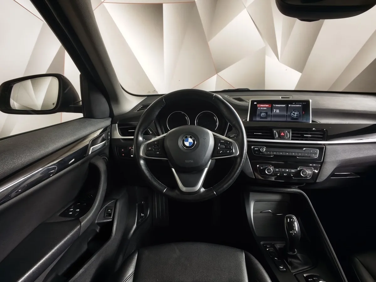 BMW X1 20i xDrive Steptronic AT (192 л.с.) Черный в АВИЛОН. Слайд №15
