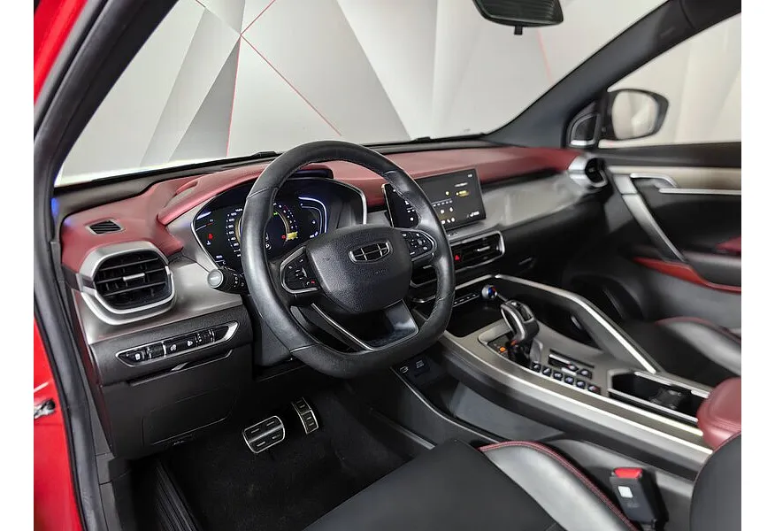 Geely Coolray 1.5T 7DCT 2WD (150 л.с.) Flagship Sport Красный в АВИЛОН. Слайд №18