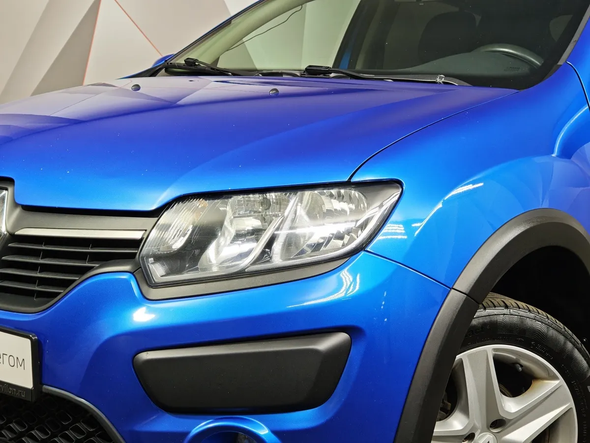 Renault Sandero 1.6 MT (113 л.с.) Stepway Drive Синий в АВИЛОН. Слайд №10