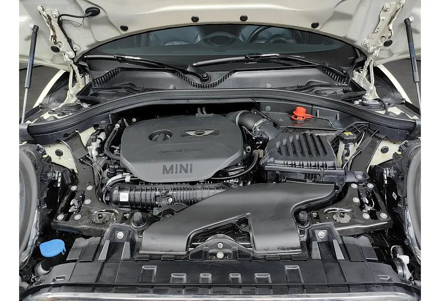 MINI Clubman 2.0 AT ALL4 (192 л.с.) Белый в АВИЛОН. Слайд №10