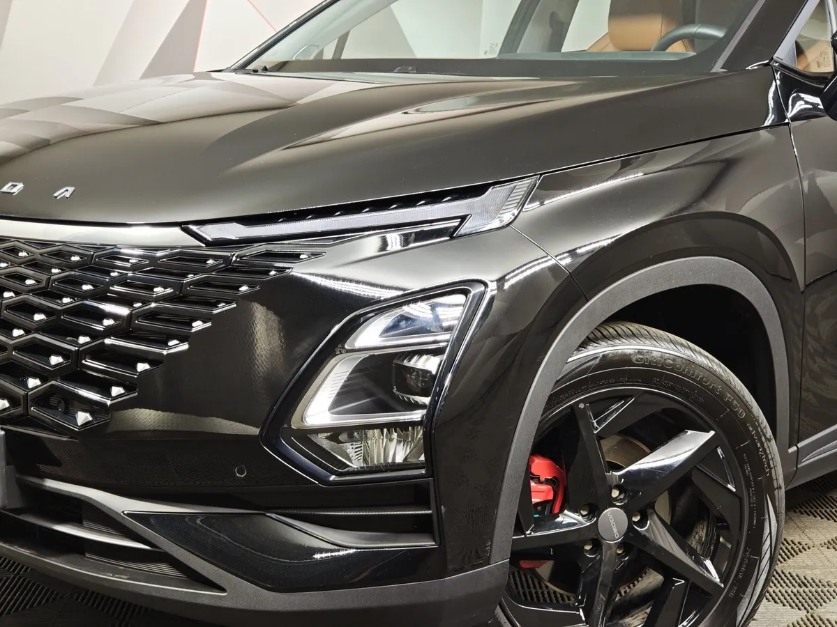 Omoda C5 1.6T DCT 4WD (150 л.с.) Supreme Черный в АВИЛОН. Слайд №9
