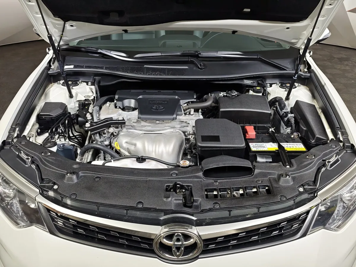 Toyota Camry 2.5 AT (181 л.с.) Белый в АВИЛОН. Слайд №10