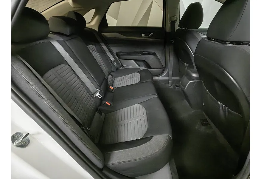 Kia K5 2.0 MPI AT 2WD (150 л.с.) Comfort Белый в АВИЛОН. Слайд №16