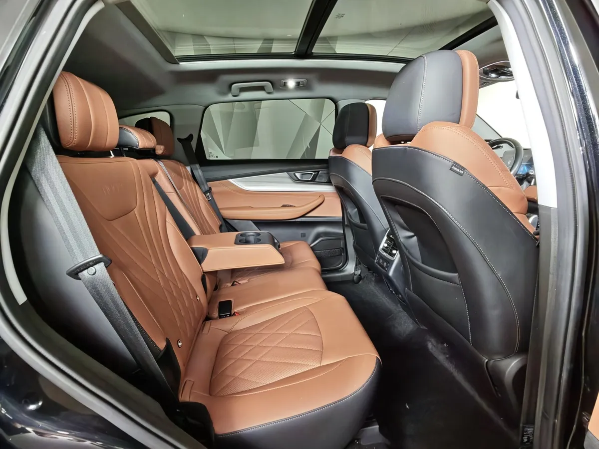 Chery Tiggo 8 Pro Max 2.0 AMT AWD (197 л.с.) Ultimate Черный в АВИЛОН. Слайд №16