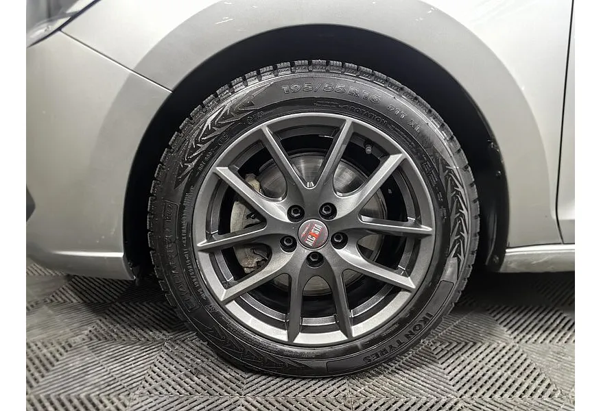 Volkswagen Polo 1.6 MPI AT (110 л.с.) Respect Серый в АВИЛОН. Слайд №9