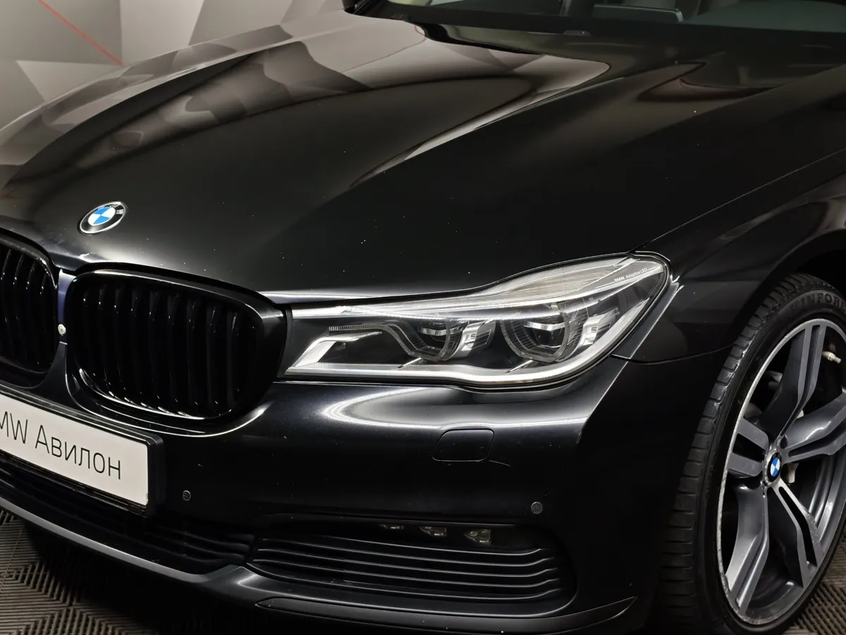 BMW 7 серия 730Ld xDrive AT (249 л.с.) Exclusive Черный в АВИЛОН. Слайд №8