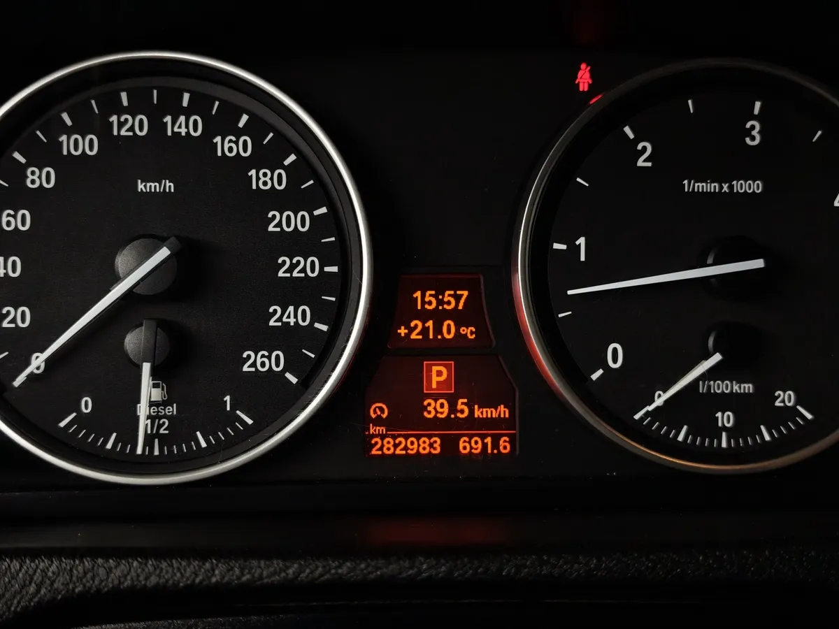 BMW X5 xDrive30d Steptronic (245 л.с.) Черный в АВИЛОН. Слайд №13