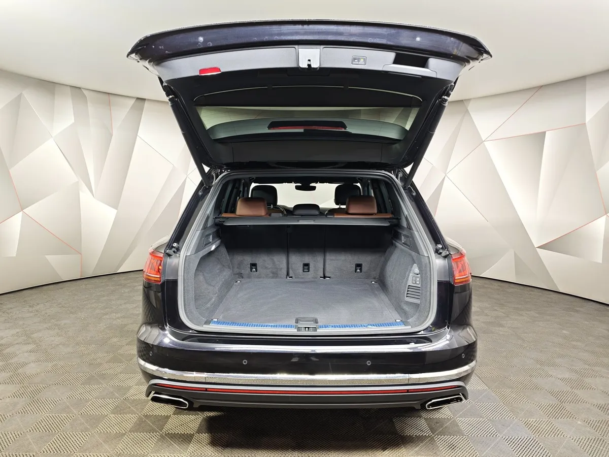 Volkswagen Touareg 2.0 TSI Tiptronic 4Motion (249 л.с.) Exclusive Черный в АВИЛОН. Слайд №12