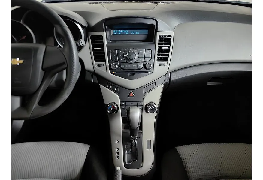 Chevrolet Cruze 1.6 AT (109 л.с.) Белый в АВИЛОН. Слайд №15 Chevrolet Cruze 1.6 AT (109 л.с.) Белый в АВИЛОН. Слайд №15