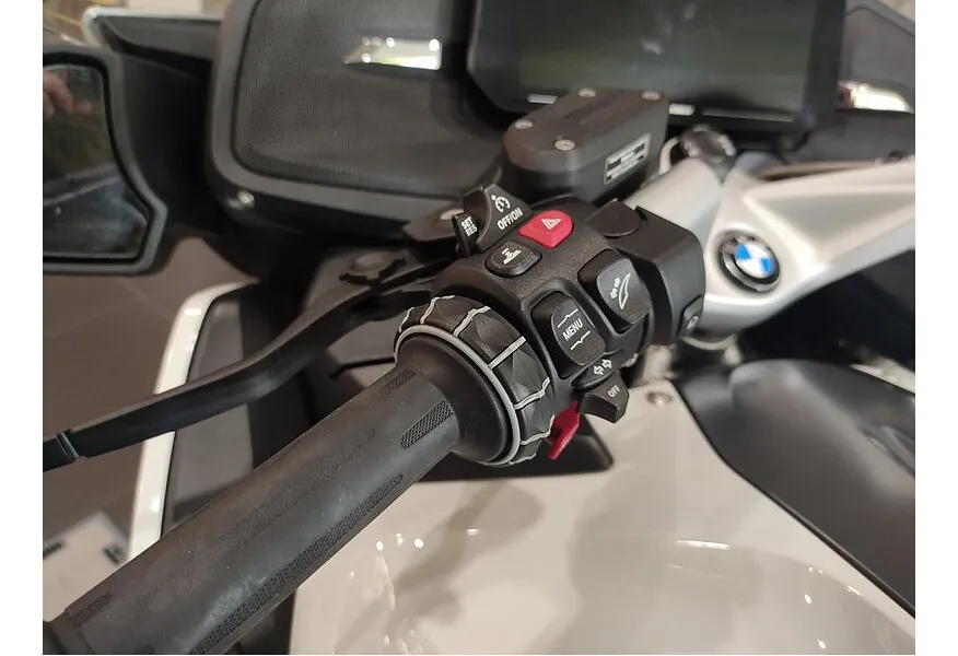 BMW Motorrad R 1250 RT R 1250 RT 1254 см³ (136) 1254 Белый в АВИЛОН. Слайд №9