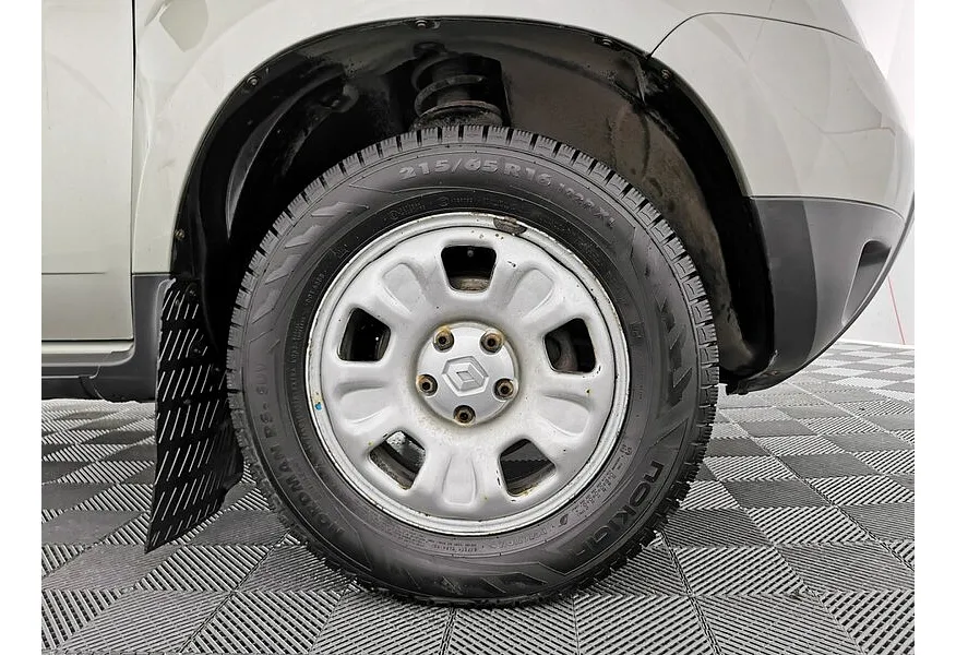 Renault Duster 1.6 MT 4x4 (105 л.с.) Бежевый в АВИЛОН. Слайд №9