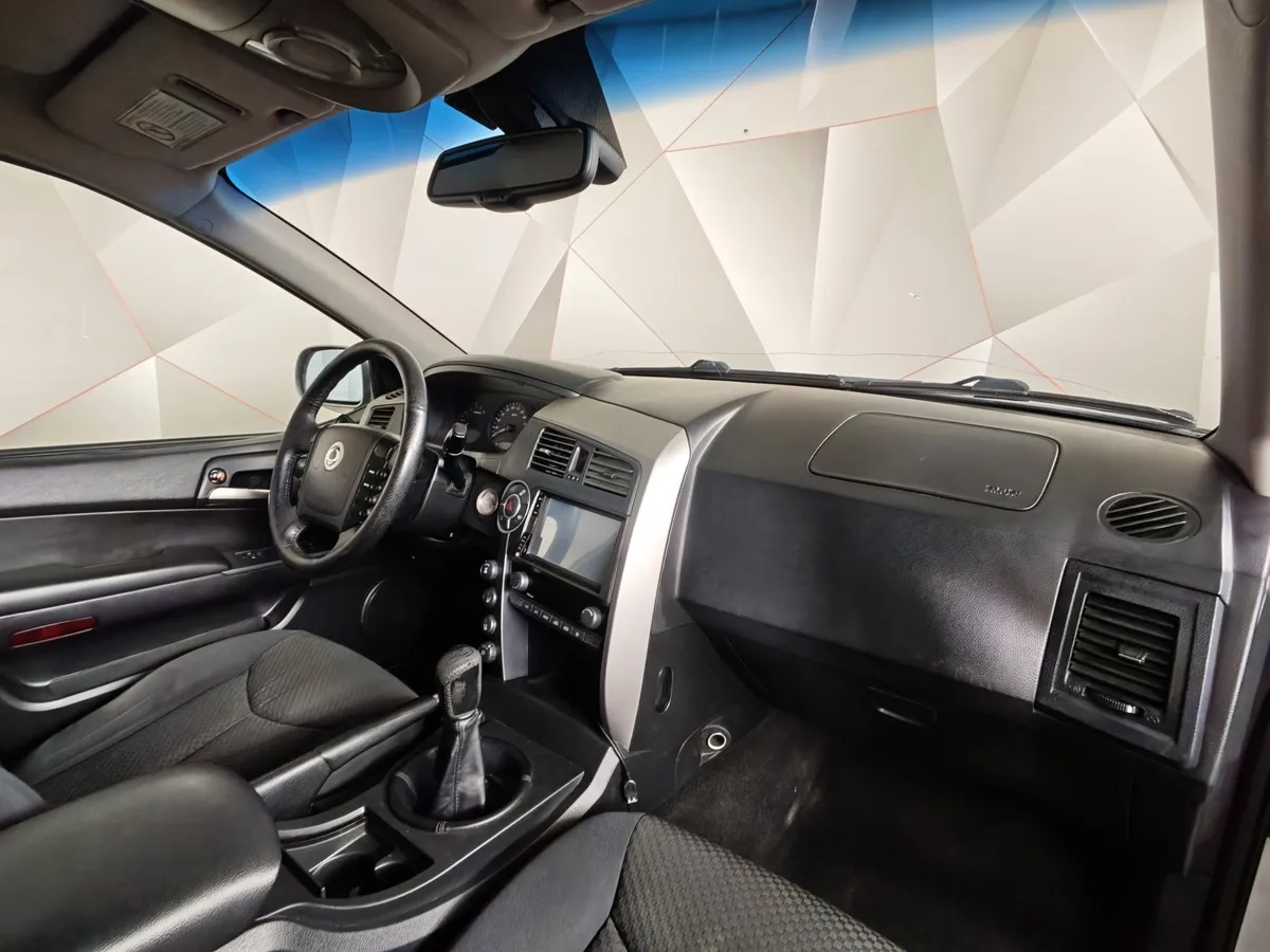 SsangYong Kyron 2.0 Xdi MT 4WD (141 л.с.) Серебристый в АВИЛОН. Слайд №12