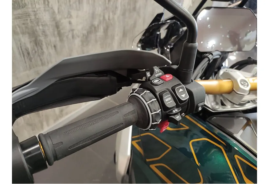 BMW Motorrad R 1300 GS R 1300 GS 1300 см³ (145) 1300 Зеленый в АВИЛОН. Слайд №8