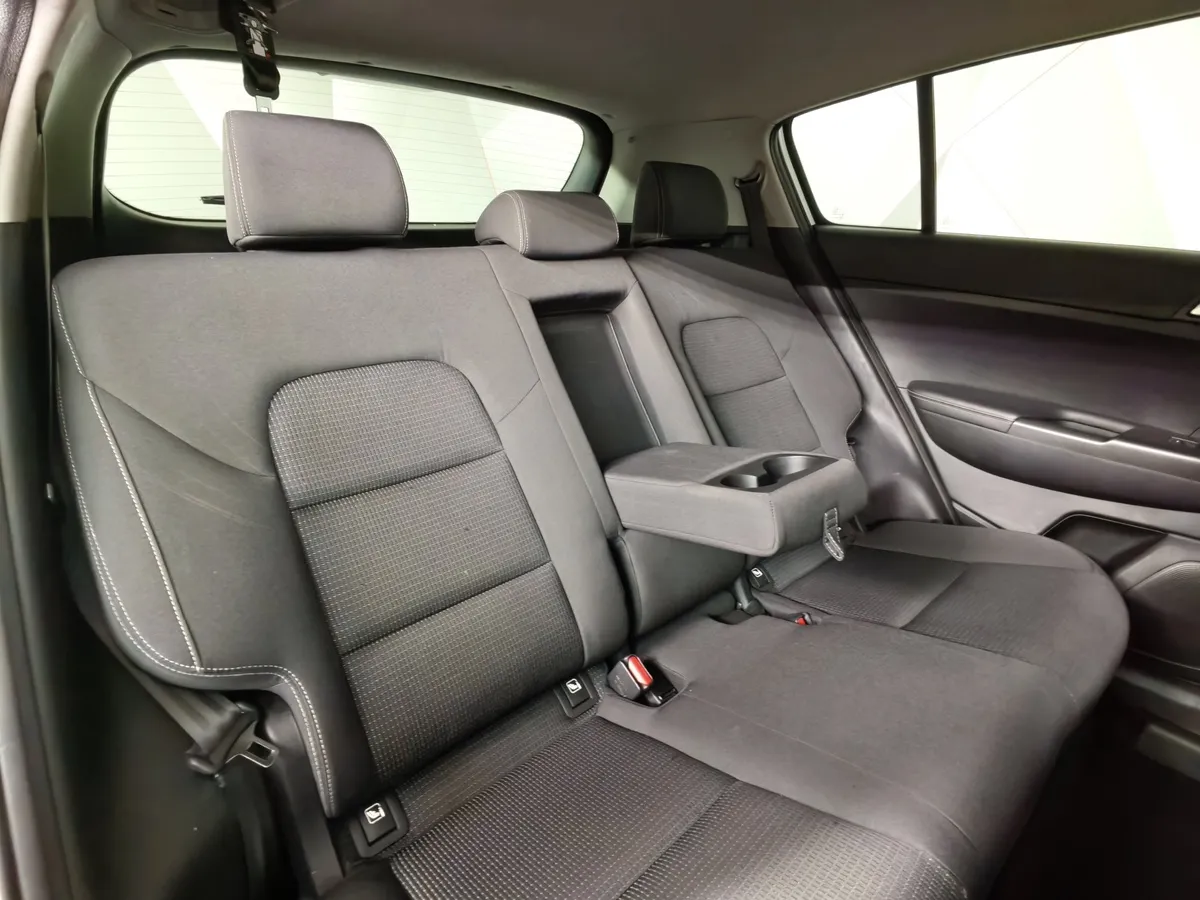 Kia Sportage 2.0 AT 4WD (150 л.с.) Luxe Белый в АВИЛОН. Слайд №16