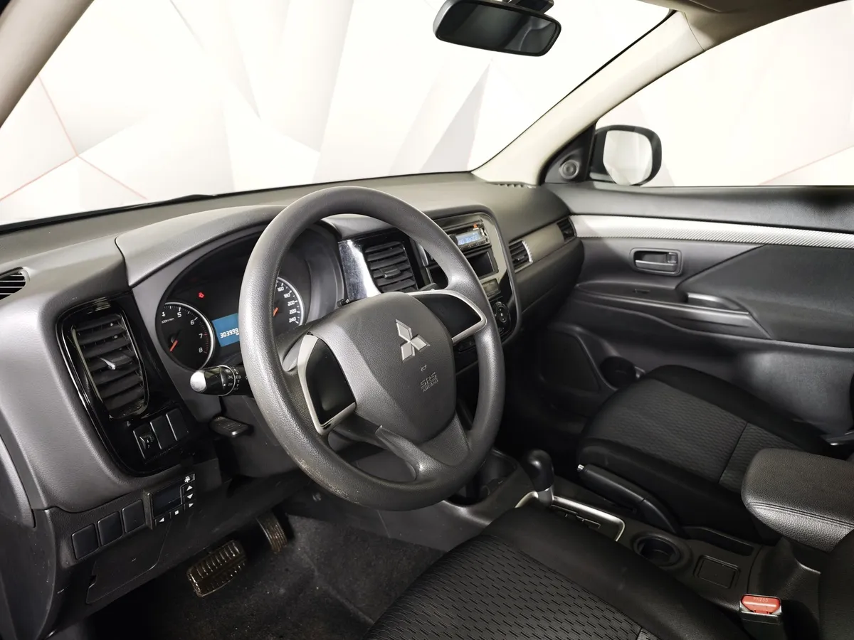 Mitsubishi Outlander 2.0 CVT (146 л.с.) Invite Серебристый в АВИЛОН. Слайд №19