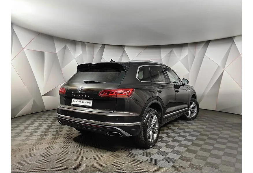 LIVE. Слайд №8