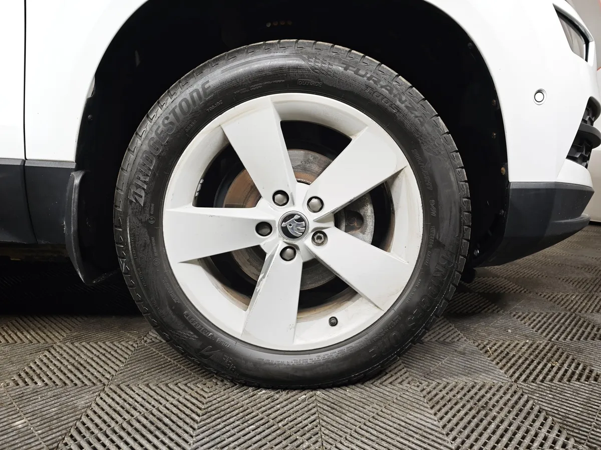 Skoda Karoq 1.4 AT FWD (150 л.с.) Ambition Белый в АВИЛОН. Слайд №9