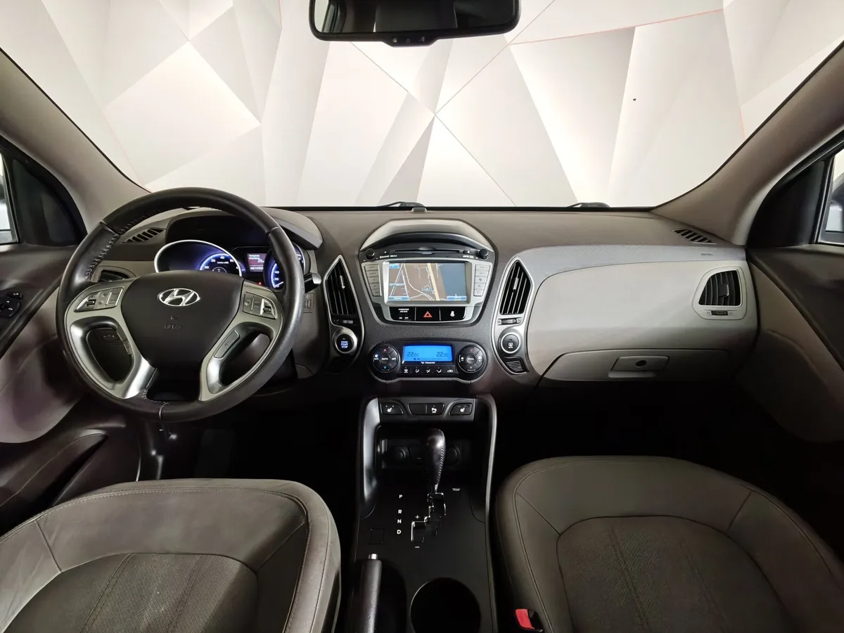 Hyundai ix35 2.0 AT 4WD (150 л.с.) Prestige Серый в АВИЛОН. Слайд №14