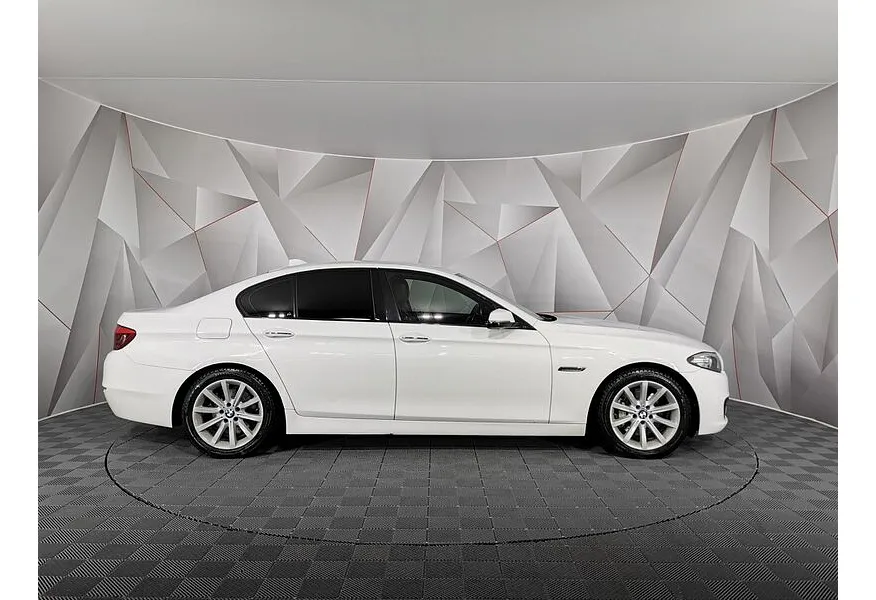BMW 5 серия 520d Steptronic (190 л.с.) Белый в АВИЛОН. Слайд №6