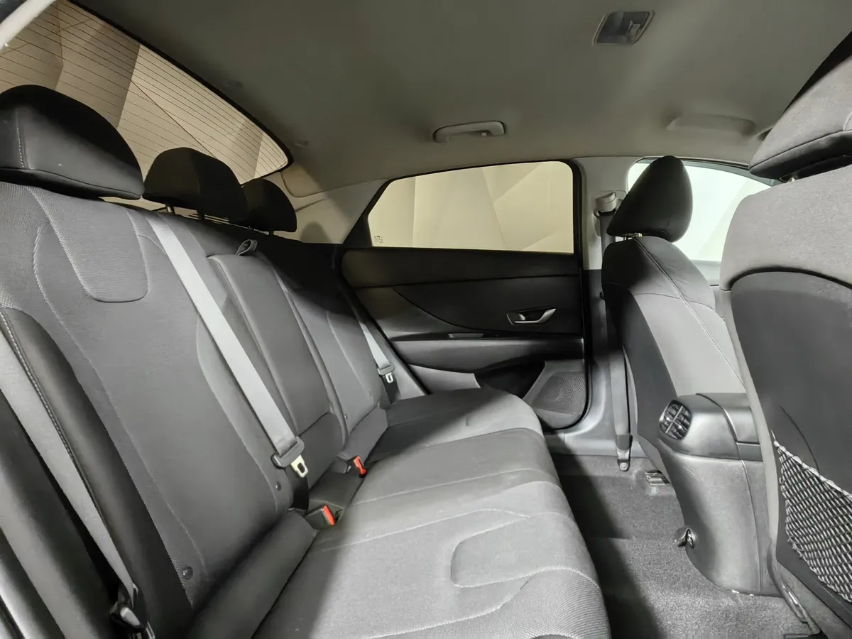 Hyundai Elantra 1.6 AT (128 л.с.) Comfort Серый в АВИЛОН. Слайд №16