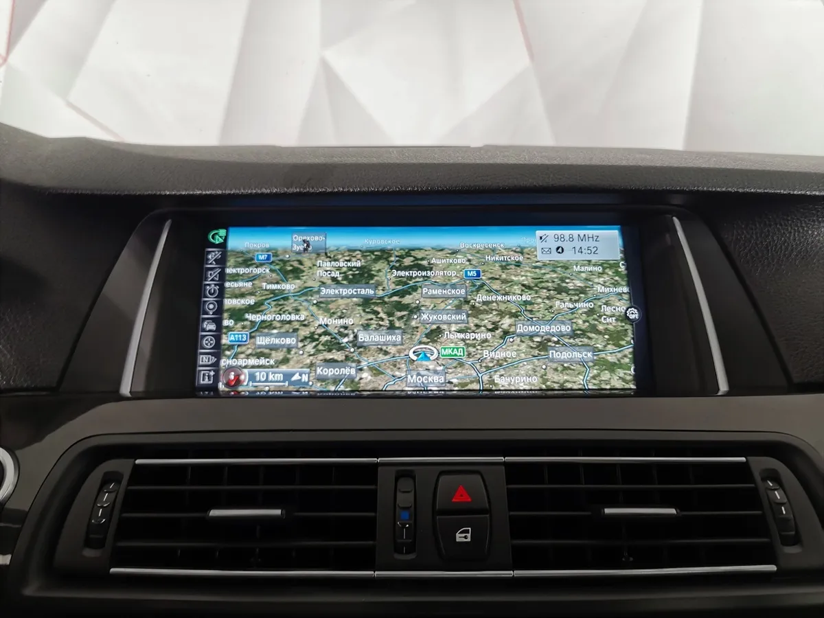 BMW 5 серия 528i xDrive AT (245 л.с.) Base Локальная сборка Белый в АВИЛОН. Слайд №17