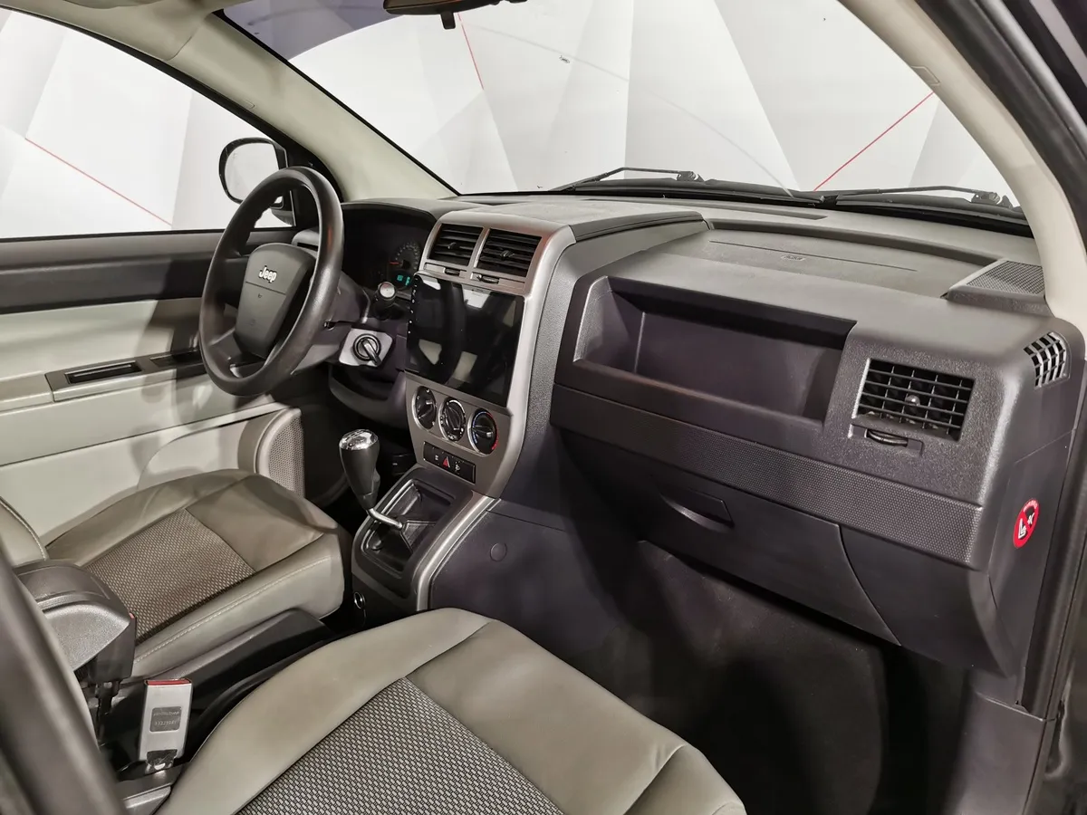 Jeep Compass 2.4 CVT (170 л.с.) Черный в АВИЛОН. Слайд №11
