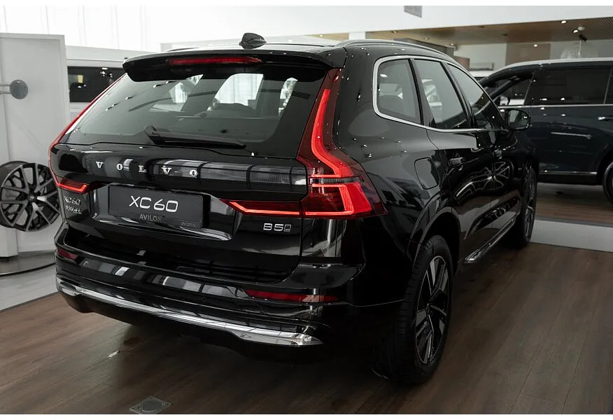 Volvo XC60 2.0 AT AWD (264 л.с.) Luxury Edition Черный в АВИЛОН. Слайд №6