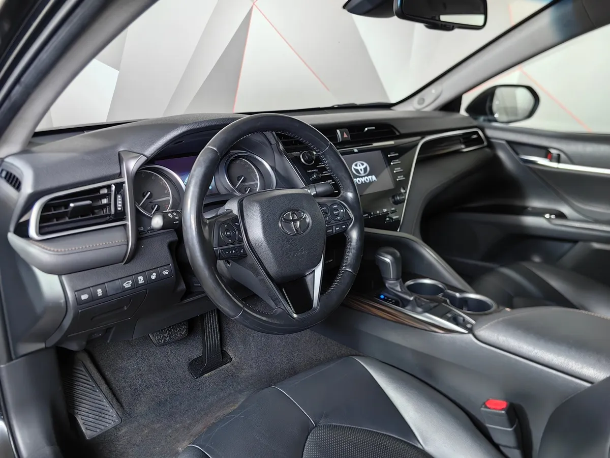 Toyota Camry 3.5 AT (249 л.с.) Черный в АВИЛОН. Слайд №19