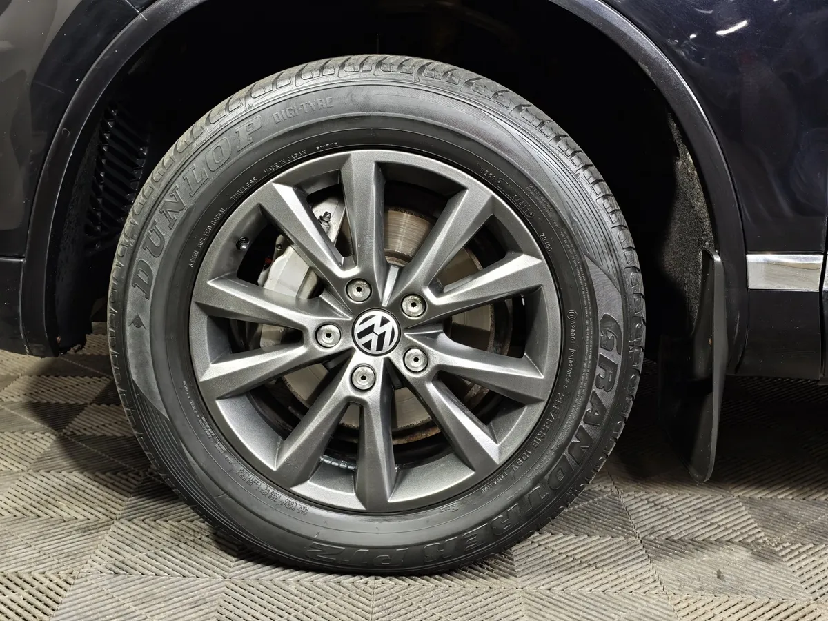 Volkswagen Touareg 3.6 FSI Tiptronic 4Motion (249 л.с.) V6 FSI Черный в АВИЛОН. Слайд №9
