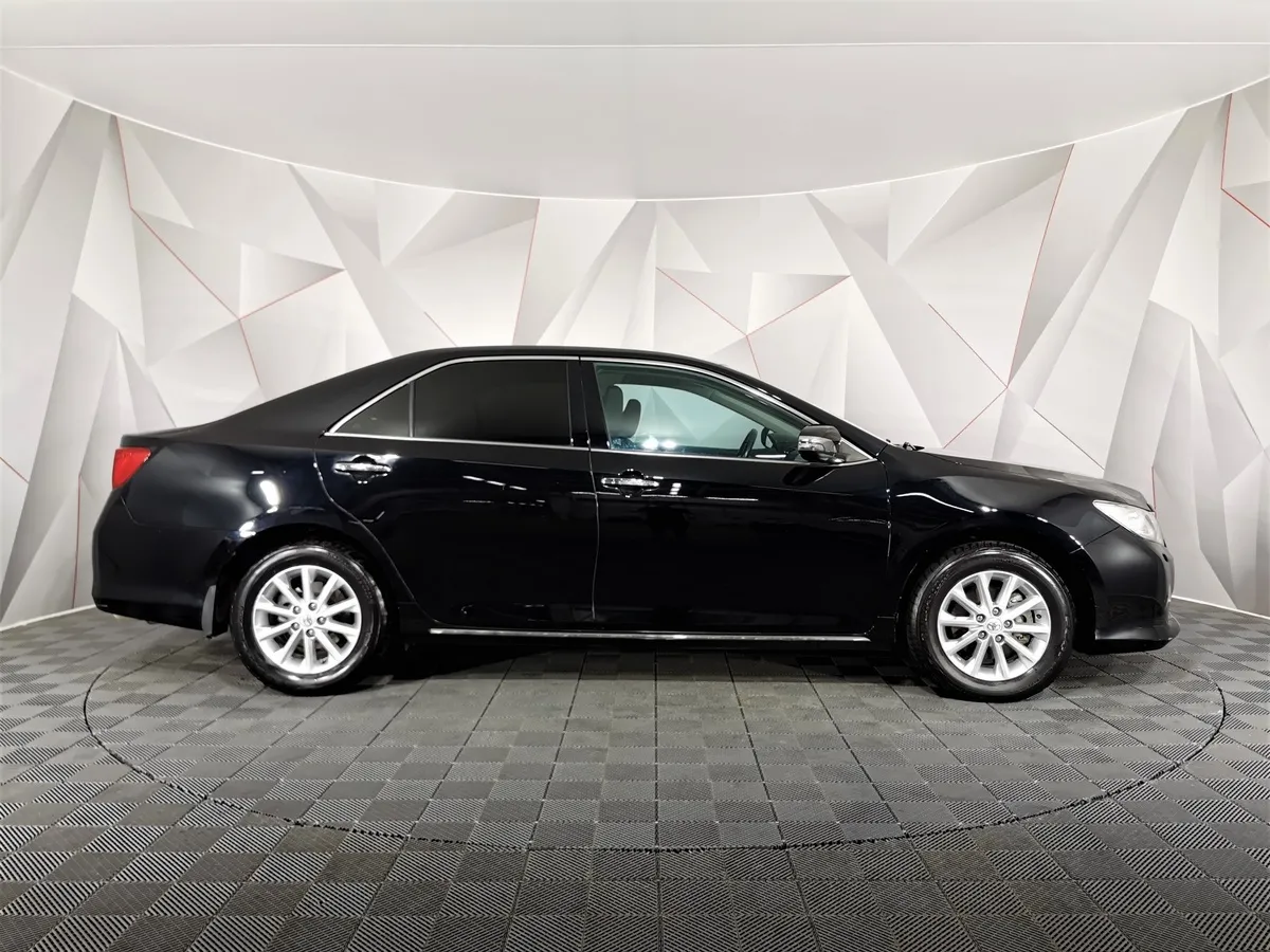 Toyota Camry 2.5 AT (181 л.с.) Классик Черный в АВИЛОН. Слайд №6