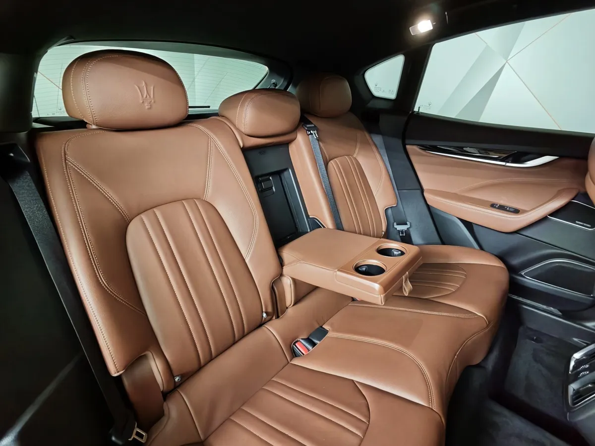 Maserati Levante Diesel 3.0 V6 AT (275 л.с.) Gransport Черный в АВИЛОН. Слайд №16