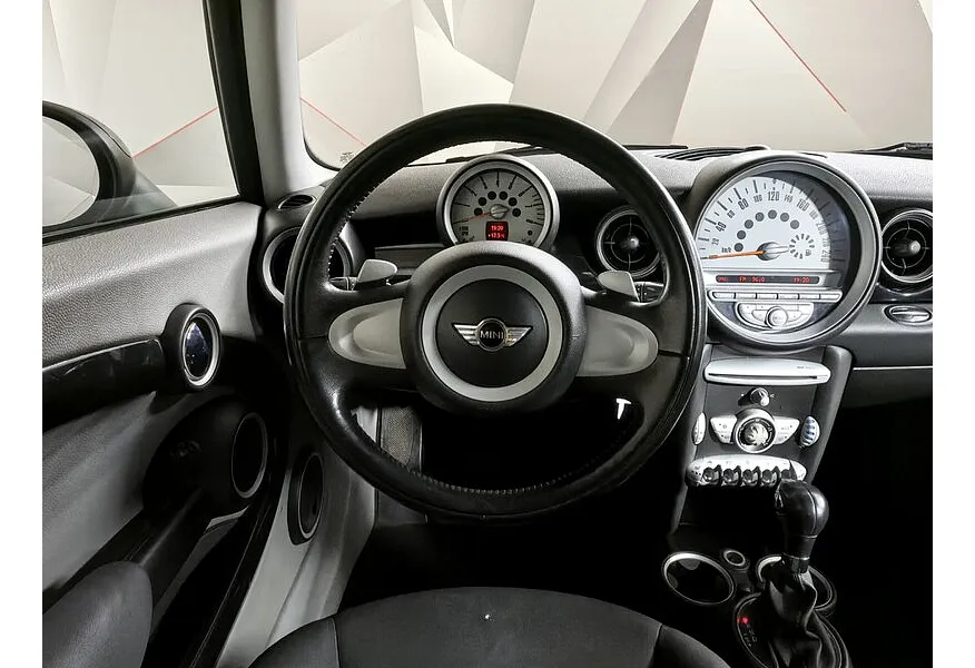 Mini One 1.4 AT FWD (95 л.с.) Красный в АВИЛОН. Слайд №15