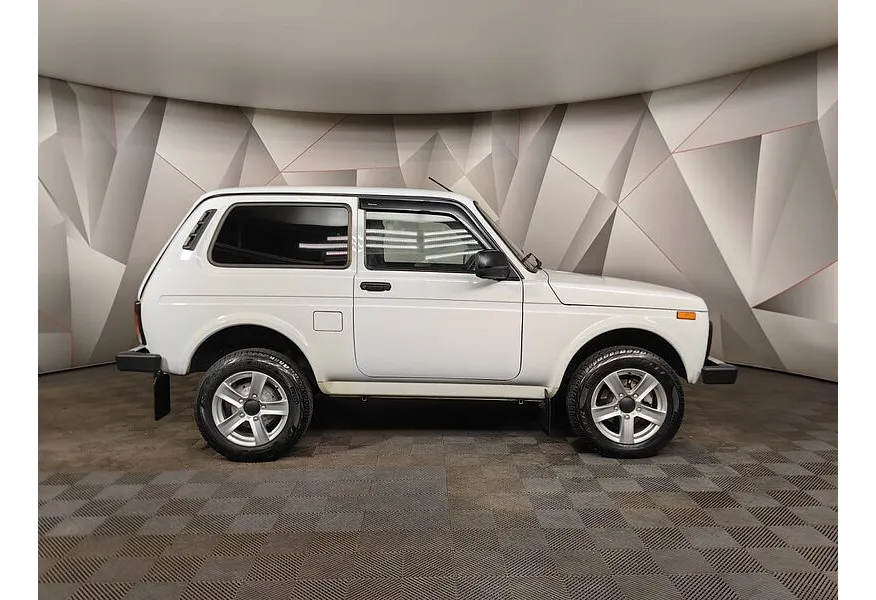 ВАЗ (Lada) 4x4 1.7 MT 8 кл. (Евро-4) (83 л.с.) Белый в АВИЛОН. Слайд №3
