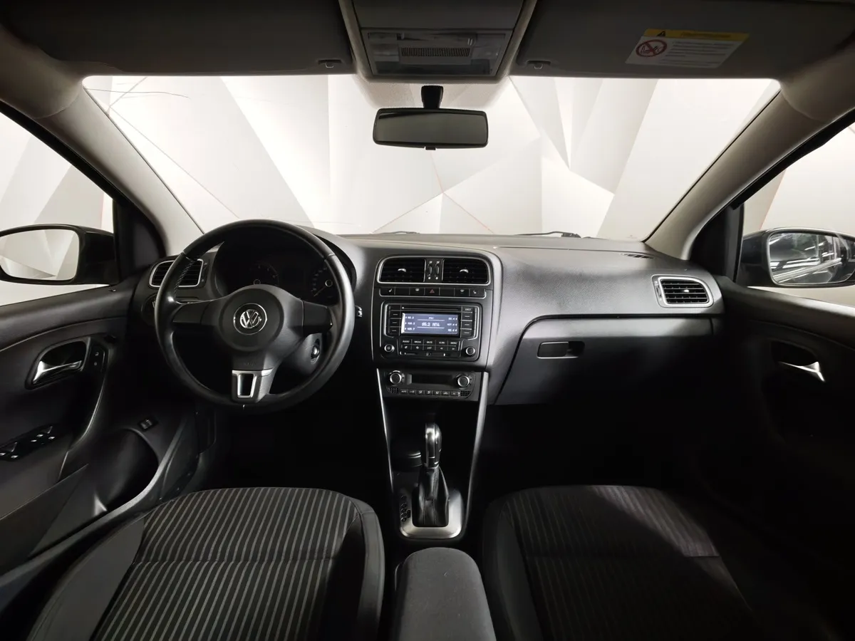 Volkswagen Polo 1.6 MPI AT (110 л.с.) Highline Черный в АВИЛОН. Слайд №12