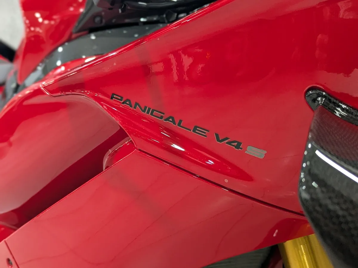Ducati Panigale V4 1100 см³ (214 л.с.) 1103 Красный в АВИЛОН. Слайд №6