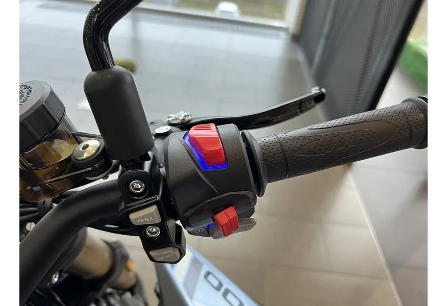 LIVE. Слайд №10