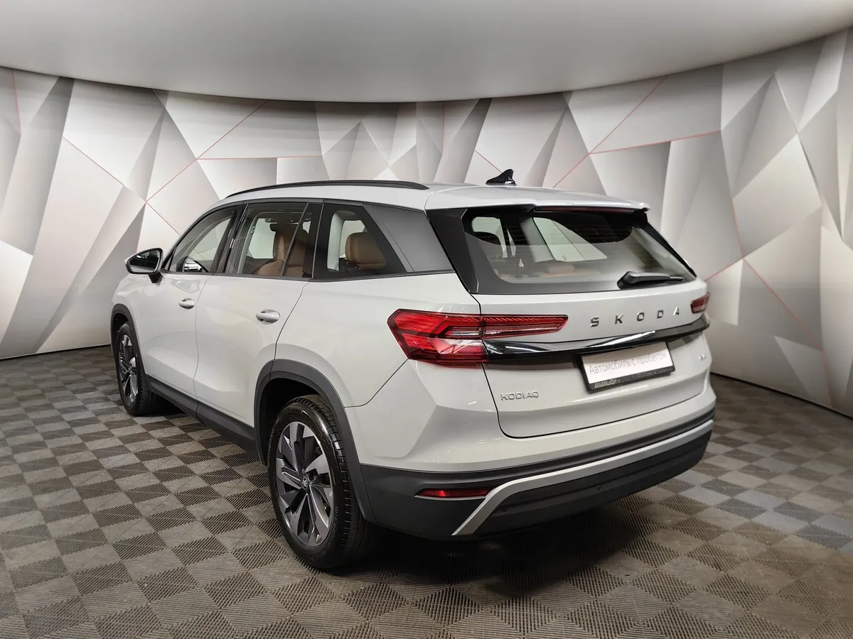 Skoda Kodiaq 2.0TSI 7DSG 4WD (190 л.с.) Серый в АВИЛОН. Слайд №4