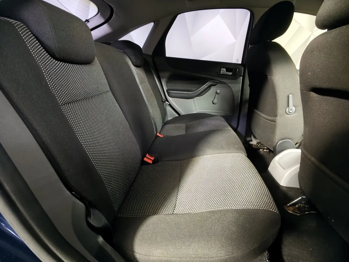 Ford Focus 1.4 MT (80 л.с.) Ambiente Синий в АВИЛОН. Слайд №15