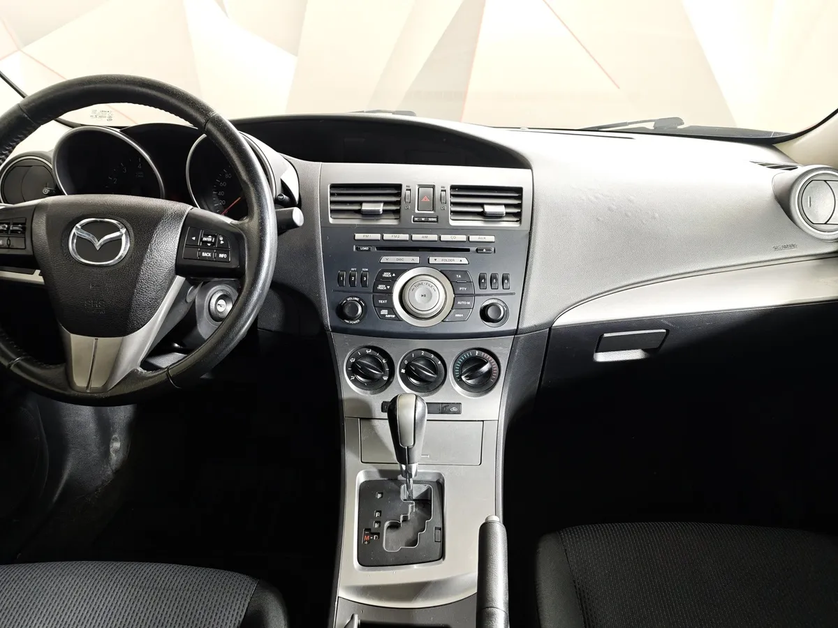 Mazda 3 1.6 AT (105 л.с.) Черный в АВИЛОН. Слайд №12
