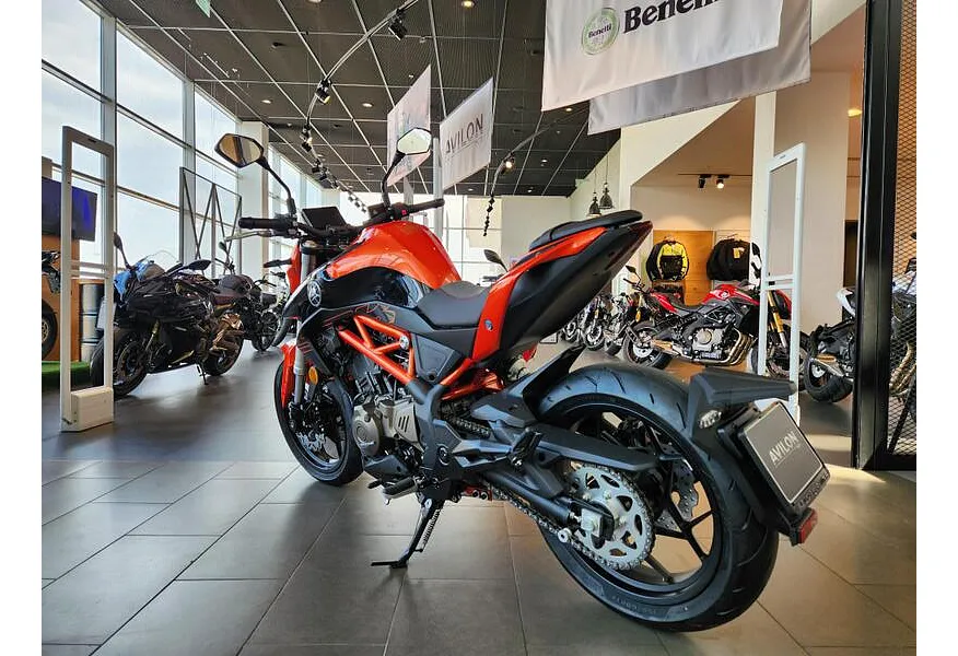 LIVE. Слайд №7