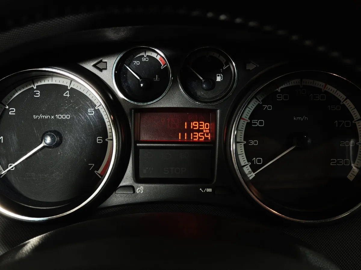 Peugeot 308 1.6 VTi AT (120 л.с.) Красный в АВИЛОН. Слайд №18